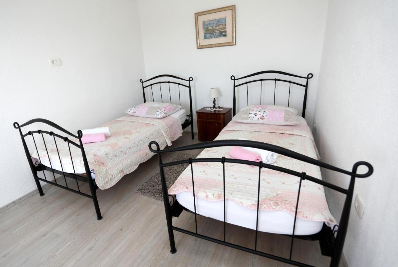 Holiday Home Miklica 克利斯 外观 照片