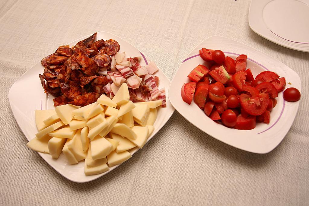 Holiday Home Miklica 克利斯 外观 照片